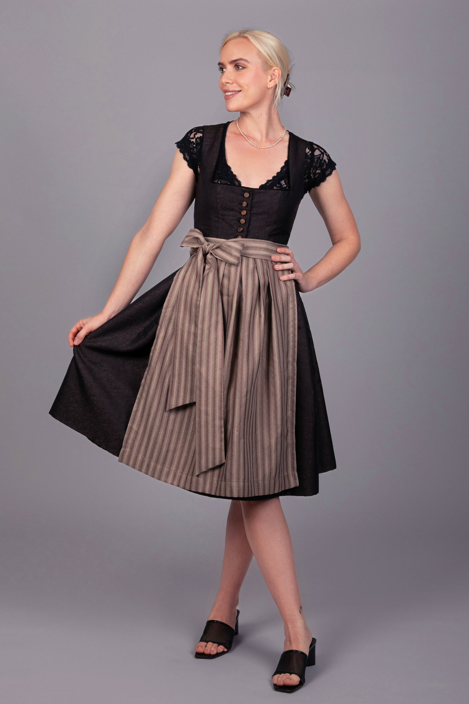 Edelnice Dirndl Mididirndl Dorothea in Schwarz und Gold #5