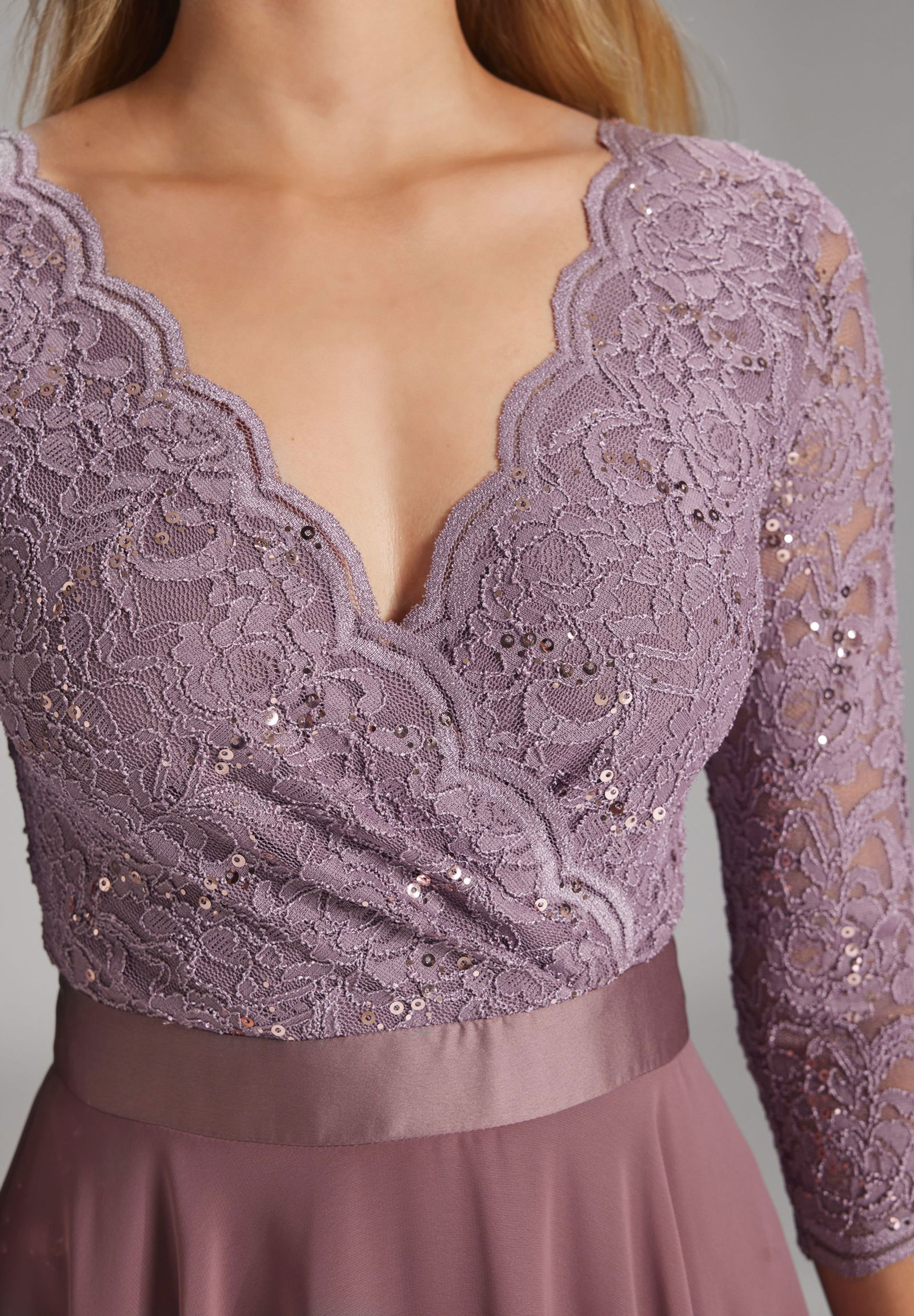427f545c2c81f5d638a7762445f8b4a6 SWING Cocktailkleid aus Material-Mix