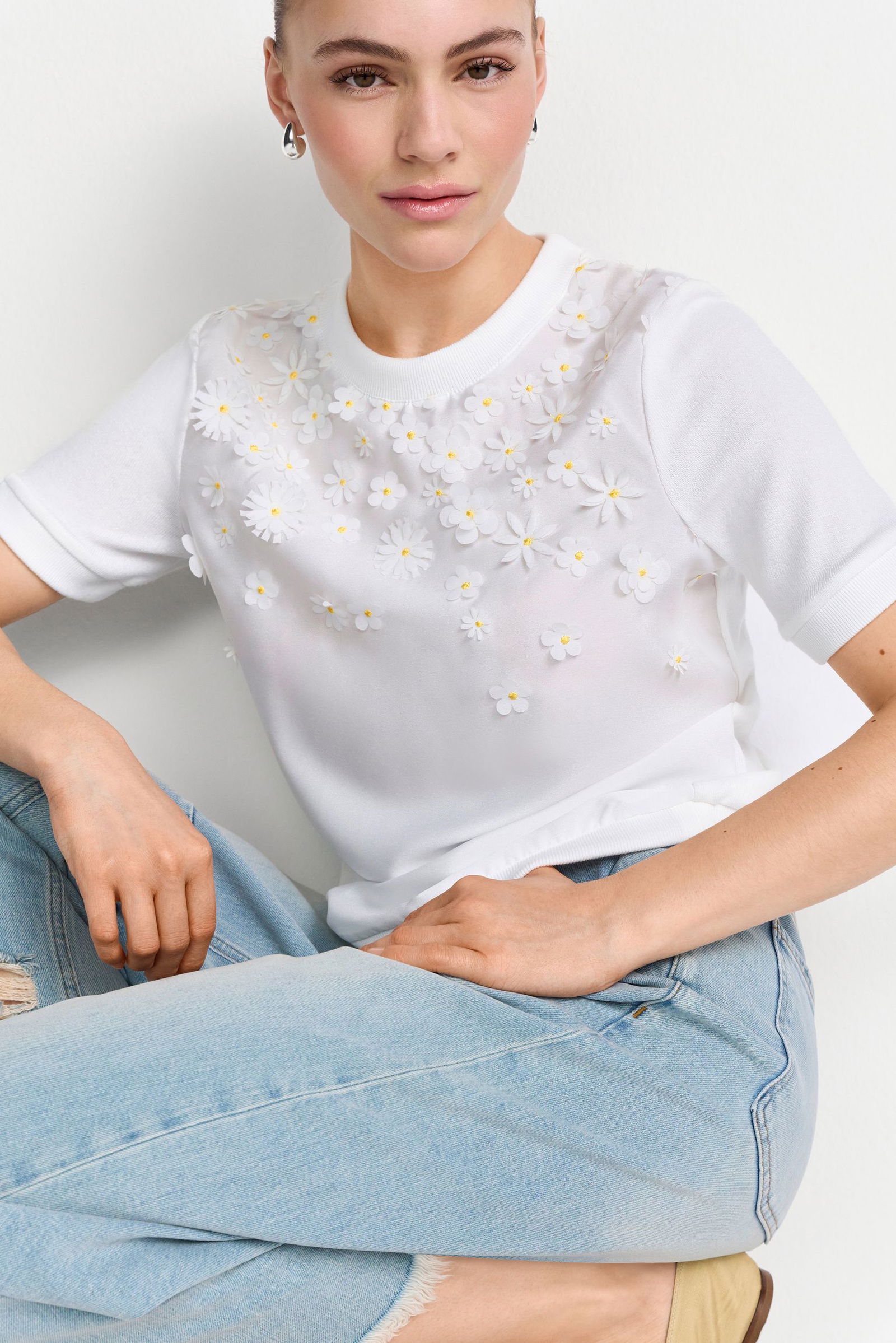 |  Knit Mat Mix T-Shirt with Flower Ap, pearl white | XL | pearl white