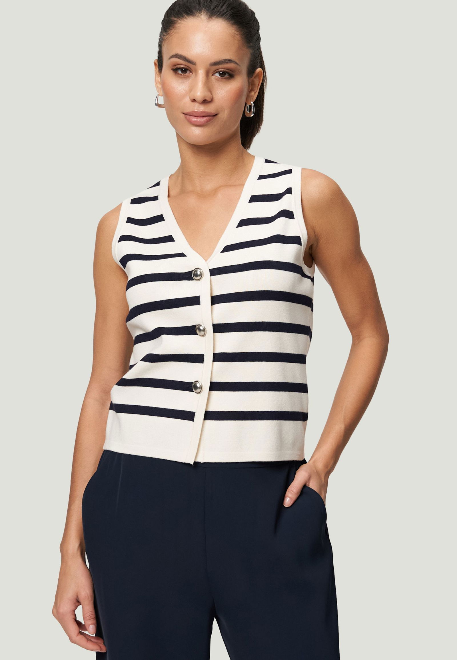 3844700fb2be357035c2102dc7467593  |  zero Strick, CreamDark Blue | 36 | creamdark blue