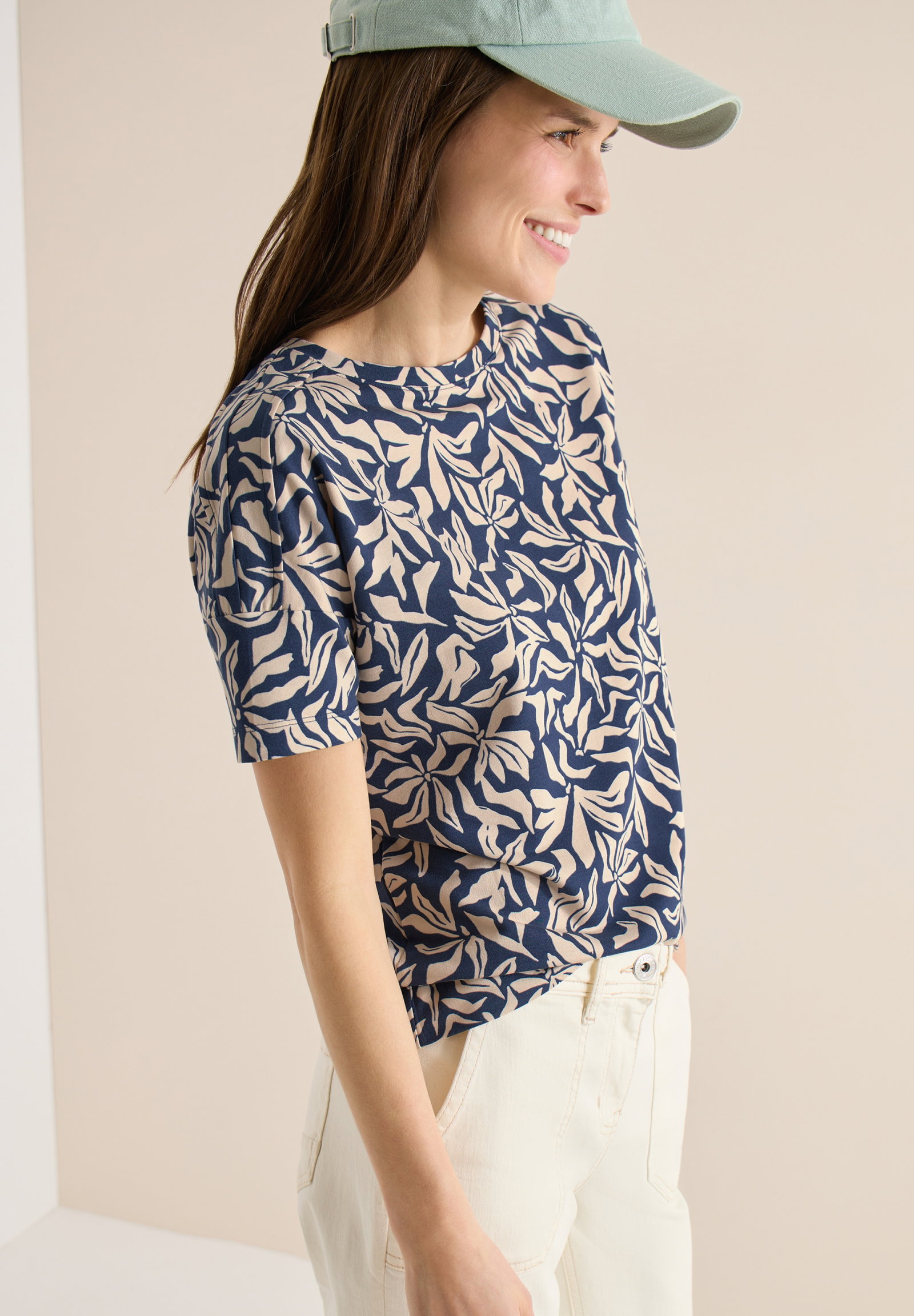 Shirt mit Boatneck und floralem Print #6