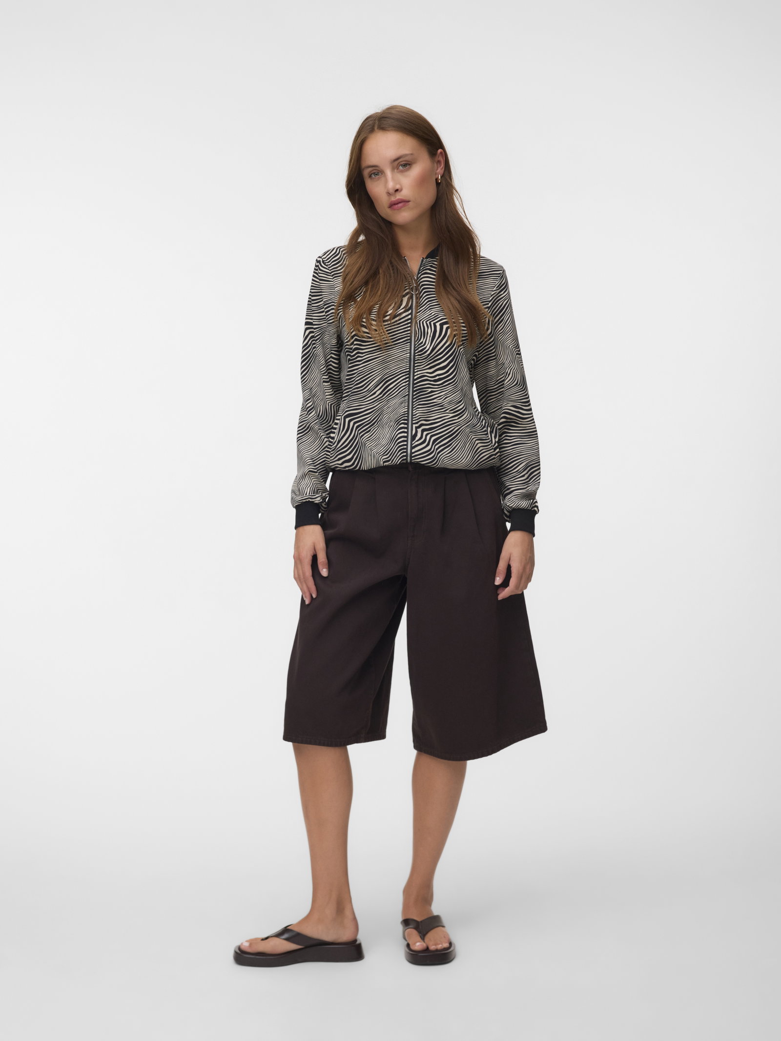 VMCOCO L/S BOMBER AOP WVN NOOS, Oatmeal/Tilla Zebra #2