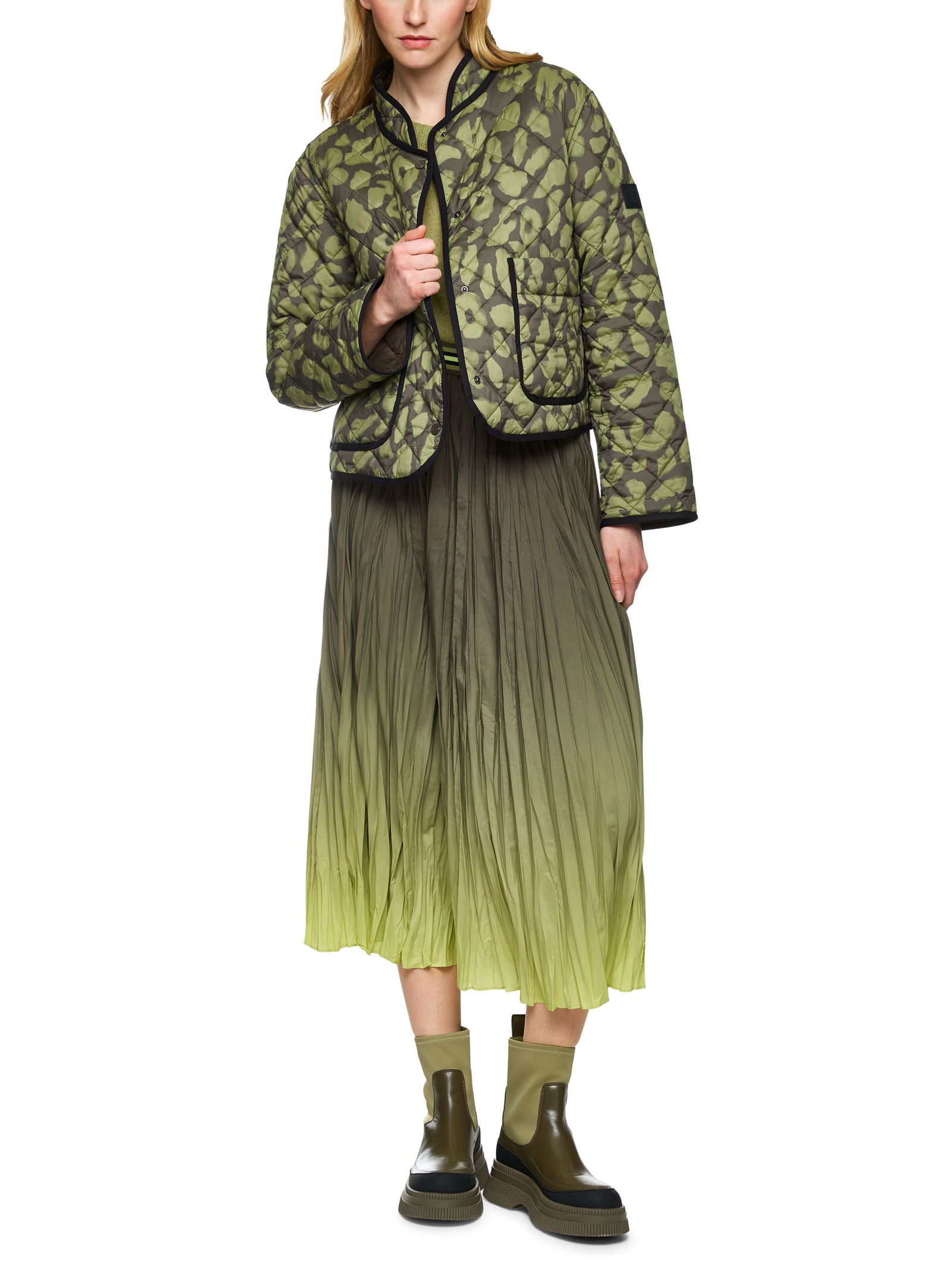 b38860e952f1b61c43a23d6a3d69edb2 |  Jacke, olive drab | 42