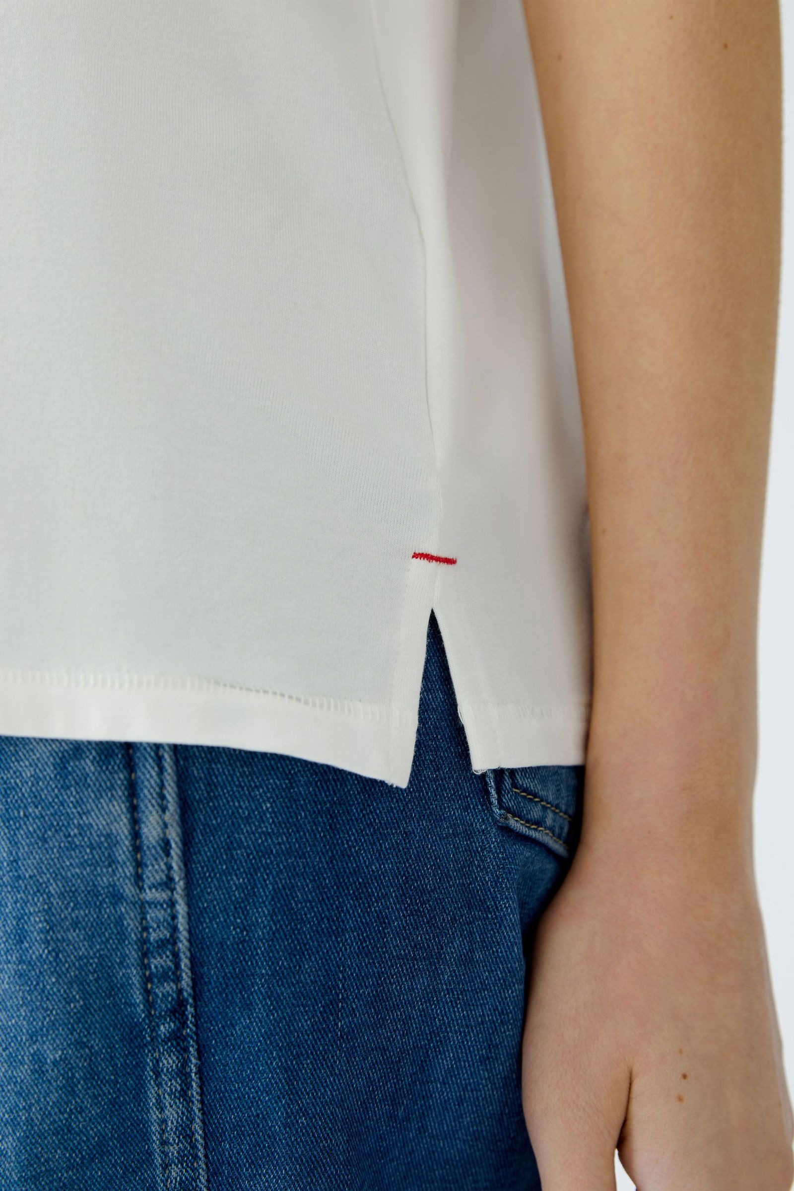  | T-Shirt | 44 | cloud dancer