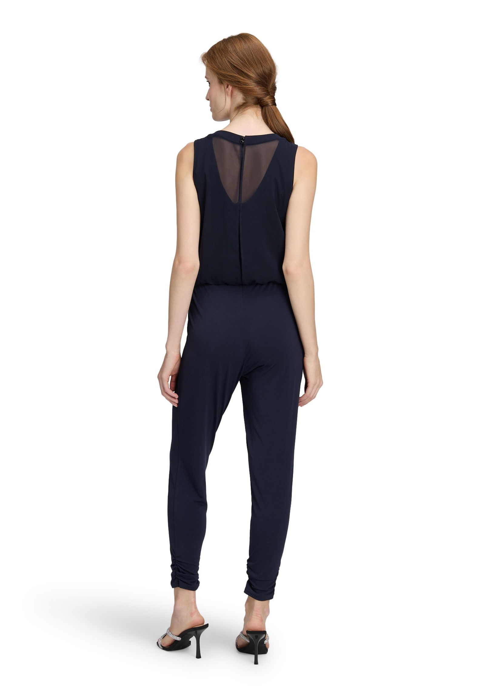 Vera Mont | Vera Mont Overall | 44 | night sky