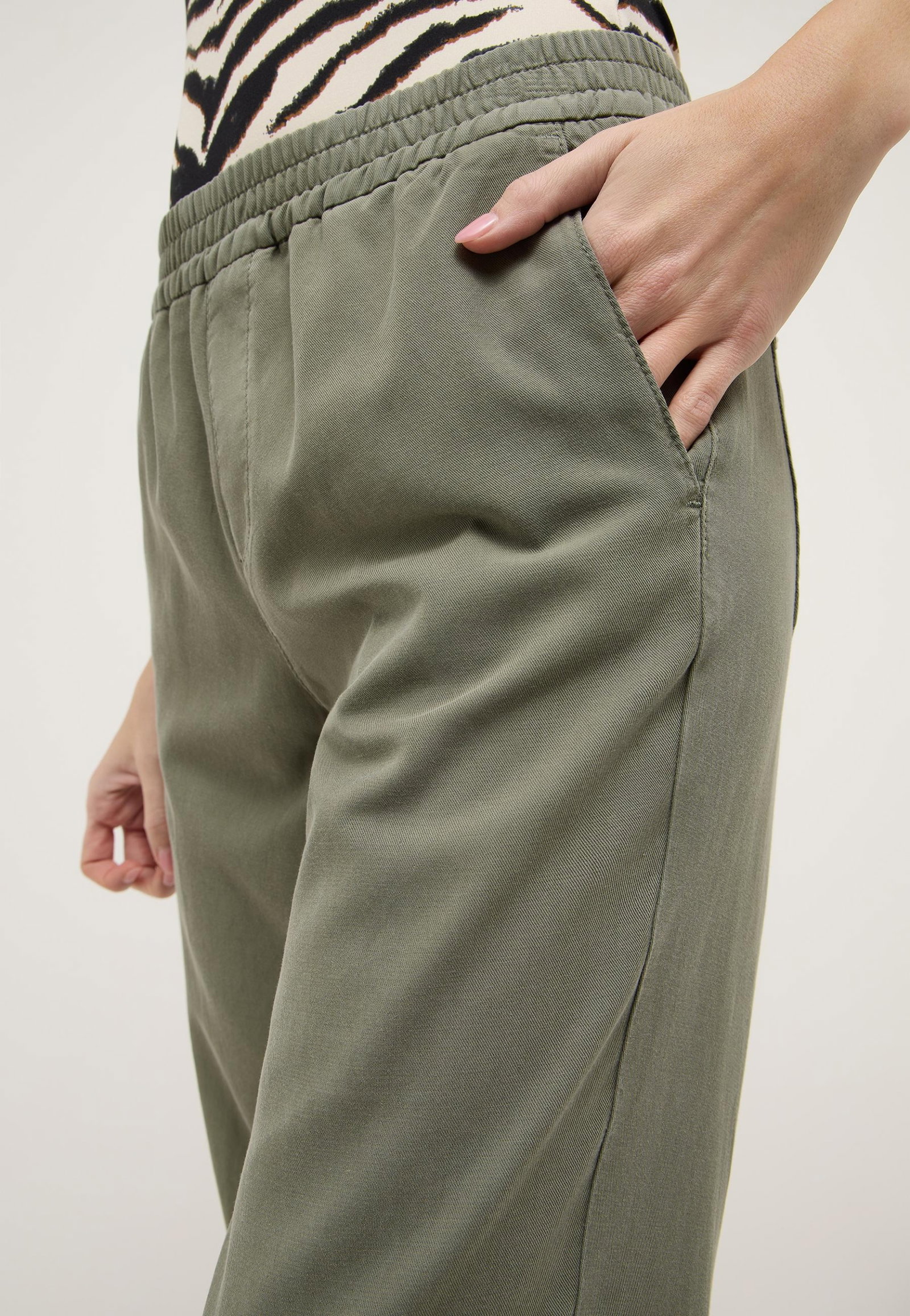 EVY JUMP, light olive #6