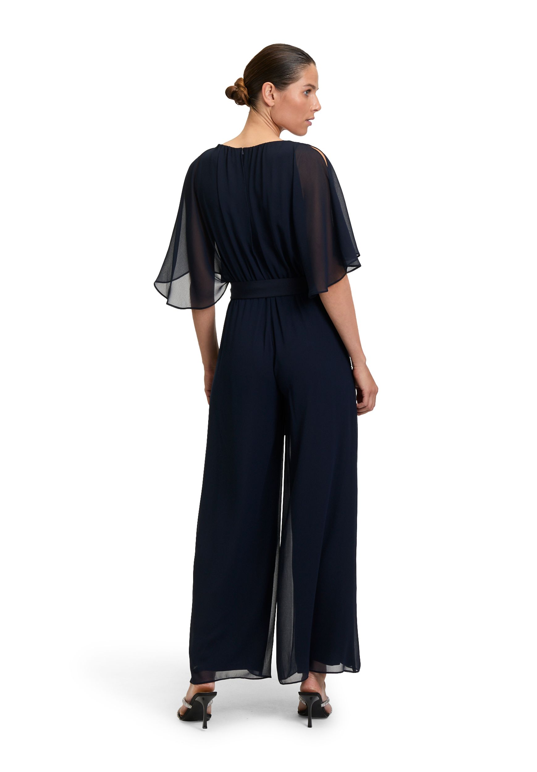 Vera Mont |  Vera Mont Overall  | 38 | night sky