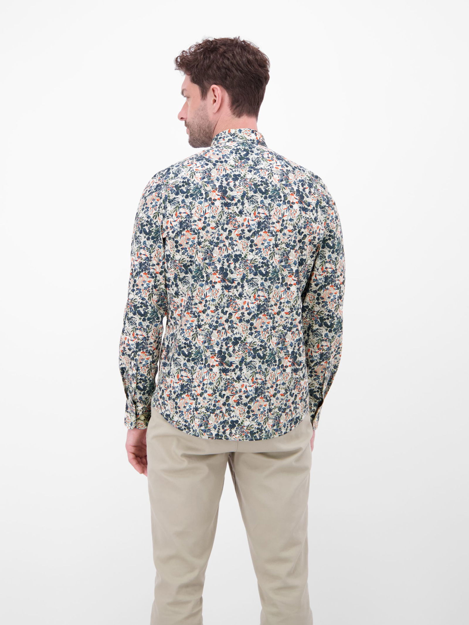 |  BUTTON DOWN | L | white