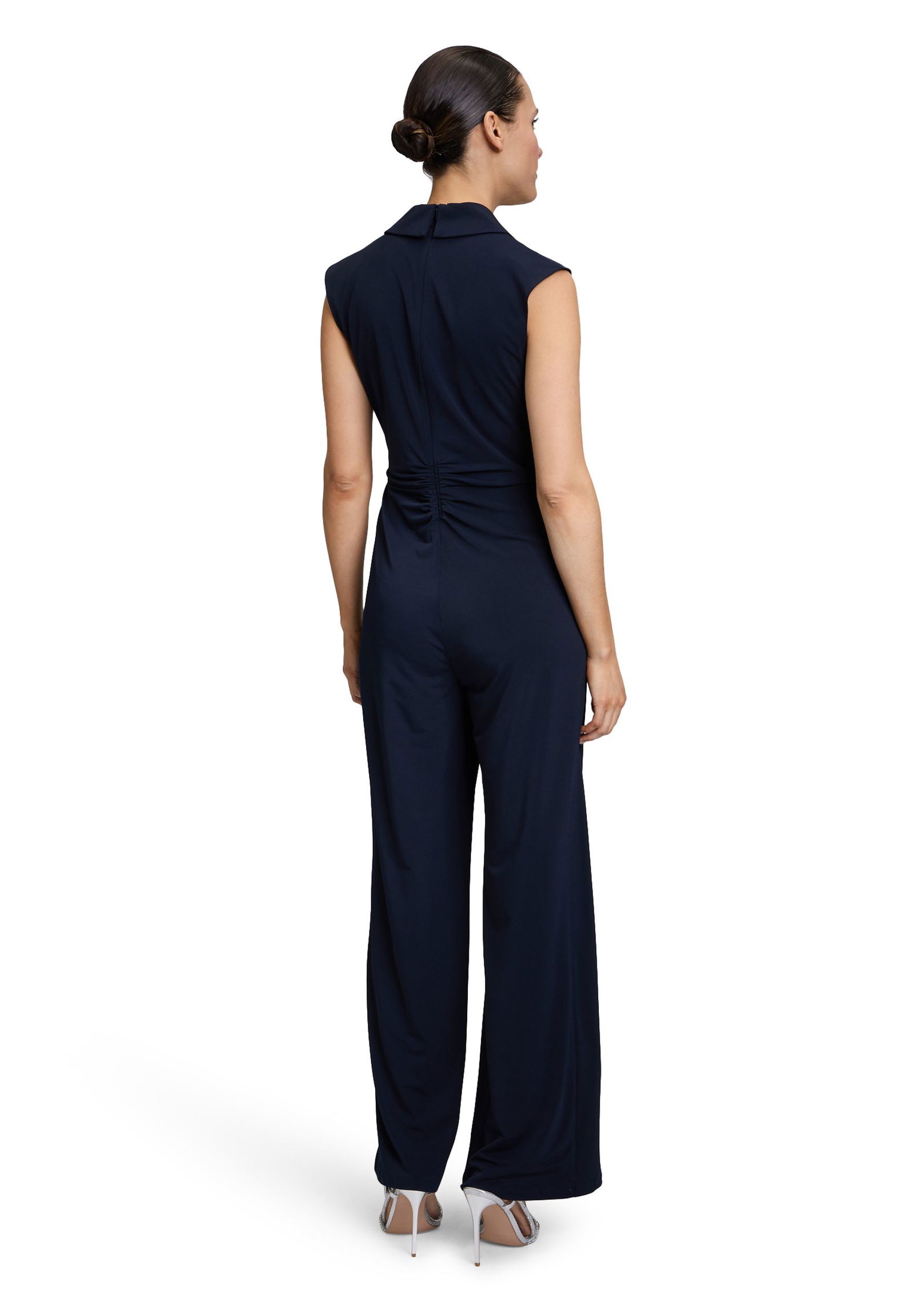 Vera Mont | Vera Mont Overall | 44 | night sky