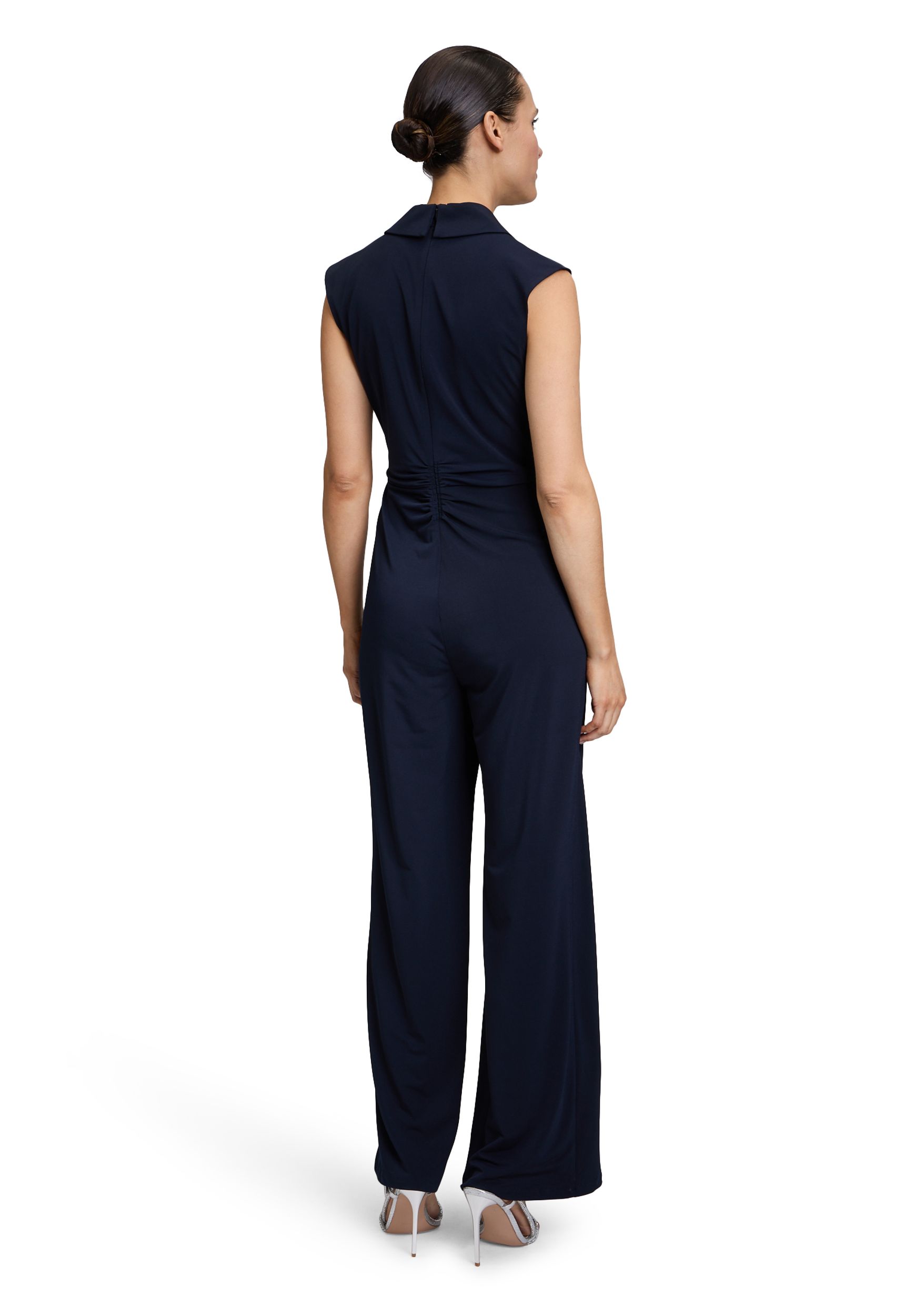 Vera Mont |  Vera Mont Overall  | 44 | night sky